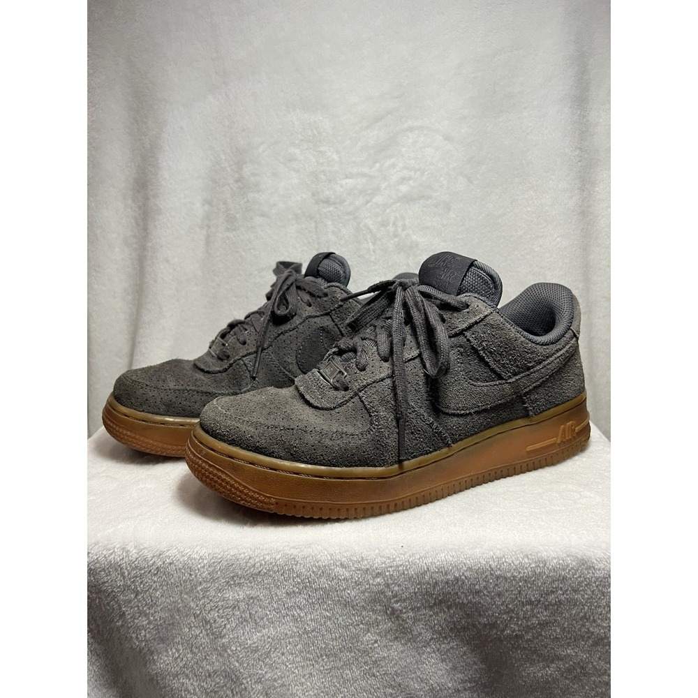 Nike Air Force 1 Low Suede Gum Sole Gray Womens Size 7 UK 4.5 EU 38 749263-001